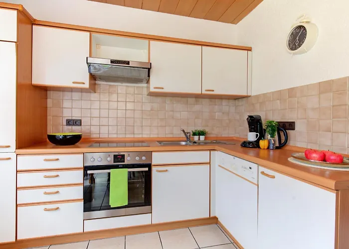 Zum Storchennest בית הארחה 3*